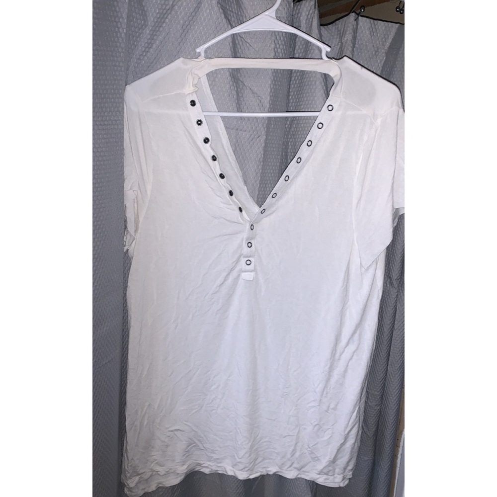 AEO soft/sexy white low cut button tee ✨